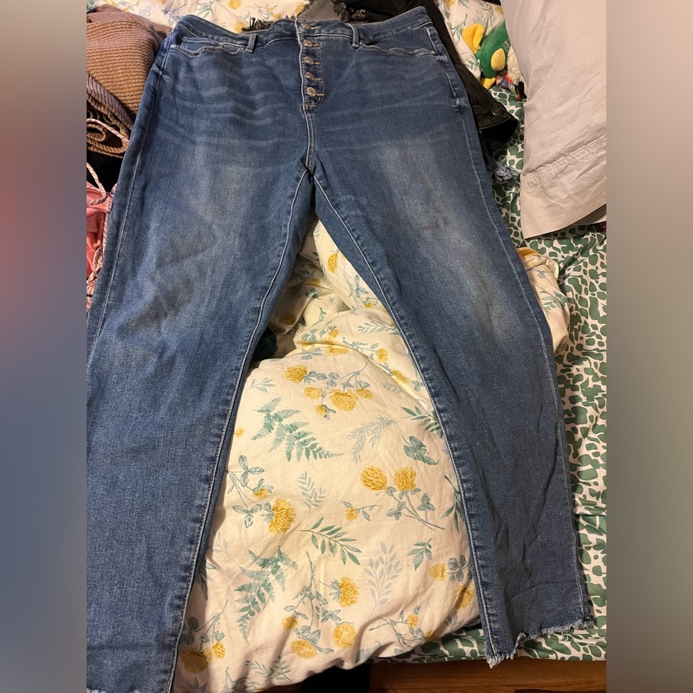 The Curvy Skinny Jeans